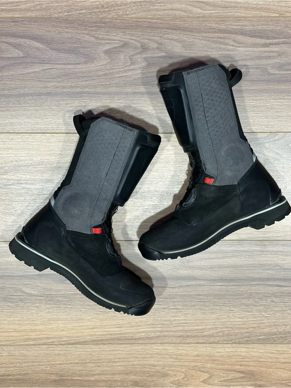Rev’It Discovery GTX Boots in Black - Men’s Size 7